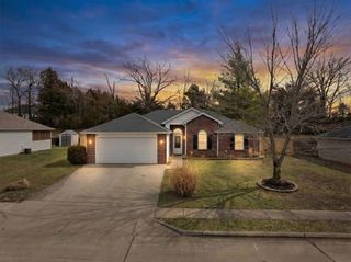 2104 LAFAYETTE CT, Columbia, MO 65202