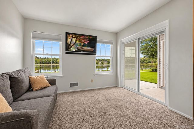 69 Kensington Way, Middletown, NY 10940