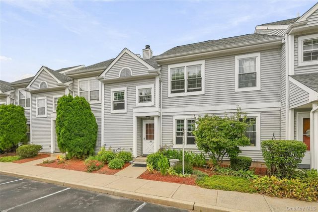 69 Kensington Way, Middletown, NY 10940
