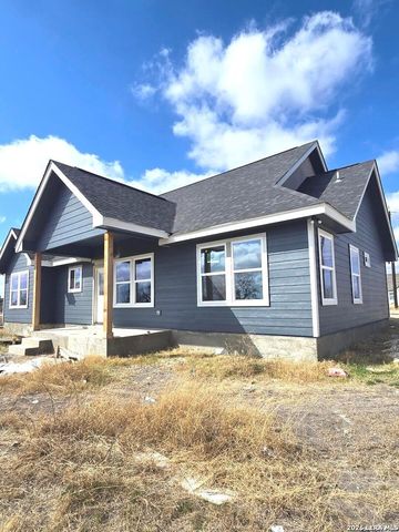 123 Ranchero, Natalia, TX 78059