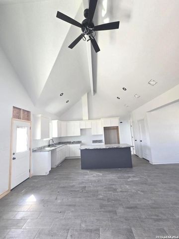 123 Ranchero, Natalia, TX 78059