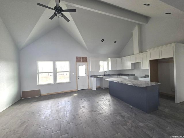 123 Ranchero, Natalia, TX 78059