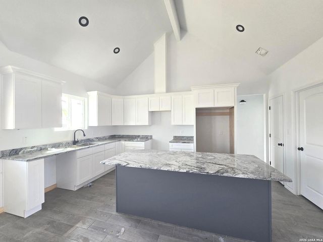 123 Ranchero, Natalia, TX 78059