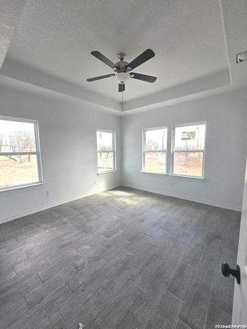 123 Ranchero, Natalia, TX 78059