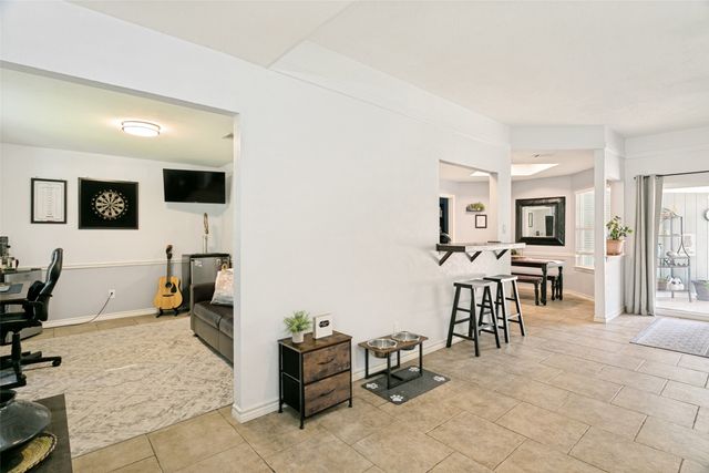 909 Hillside Lane, Flower Mound, TX 75028