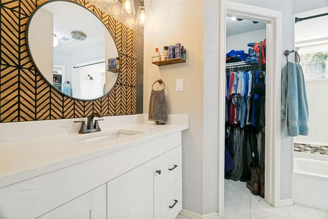 909 Hillside Lane, Flower Mound, TX 75028