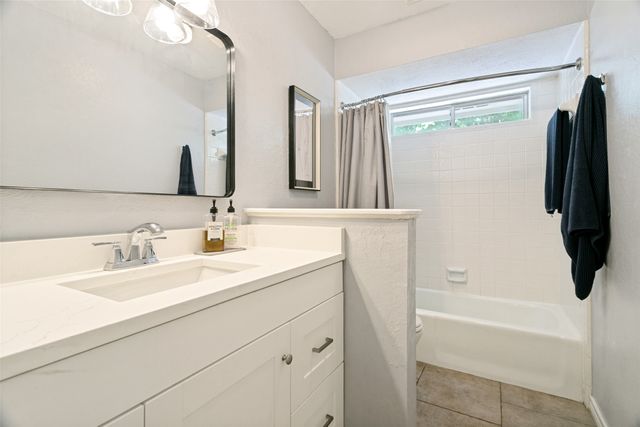 909 Hillside Lane, Flower Mound, TX 75028