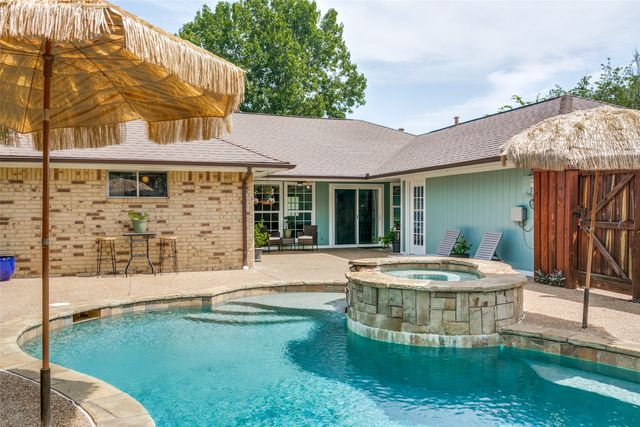 909 Hillside Lane, Flower Mound, TX 75028