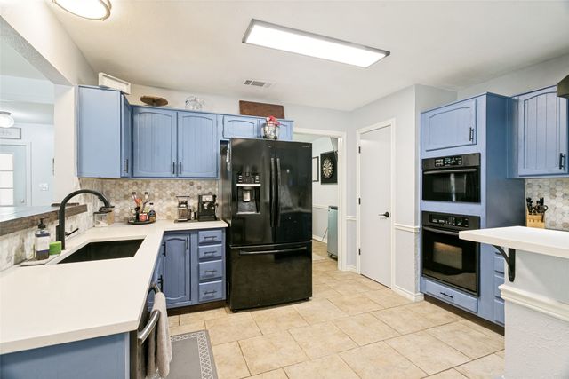 909 Hillside Lane, Flower Mound, TX 75028