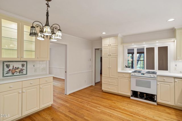 1 Tadley Drive, Chapel Hill, NC 27514