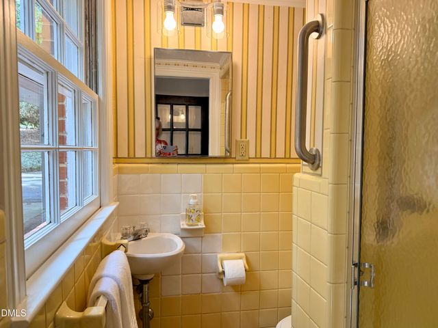 1 Tadley Drive, Chapel Hill, NC 27514