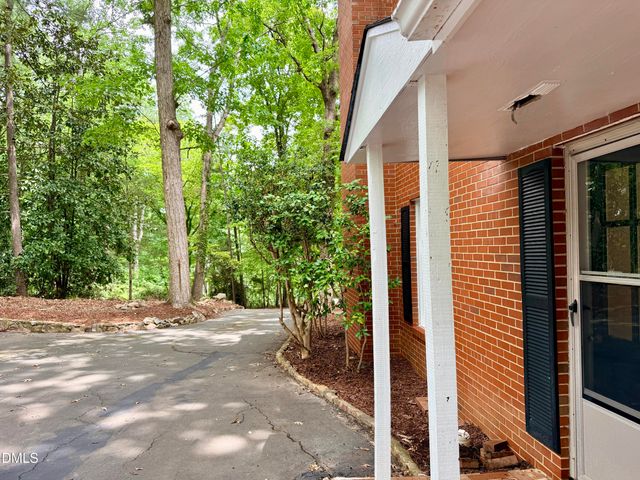 1 Tadley Drive, Chapel Hill, NC 27514
