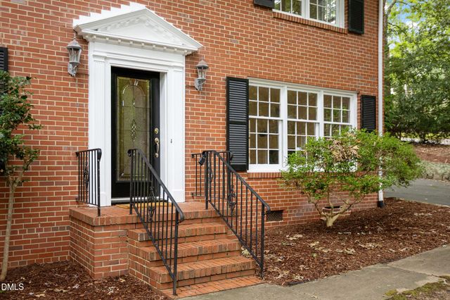 1 Tadley Drive, Chapel Hill, NC 27514