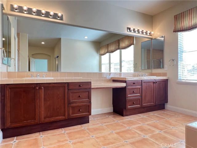 12390 Fairbanks, Tustin, CA 92782