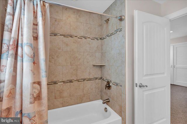 102 E 8TH AVE, North Wildwood, NJ 08260