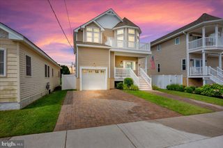 102 E 8TH AVE, North Wildwood, NJ 08260