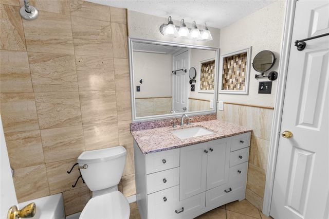 3663 Nasa Parkway 407, Seabrook, TX 77586