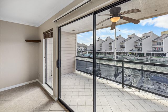 3663 Nasa Parkway 407, Seabrook, TX 77586