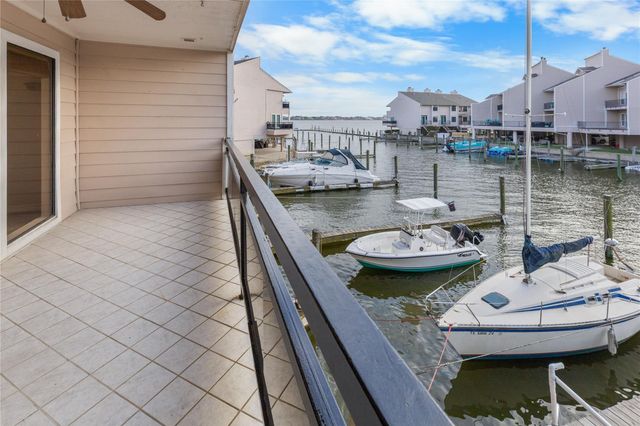 3663 Nasa Parkway 407, Seabrook, TX 77586