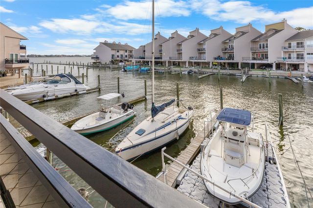 3663 Nasa Parkway 407, Seabrook, TX 77586