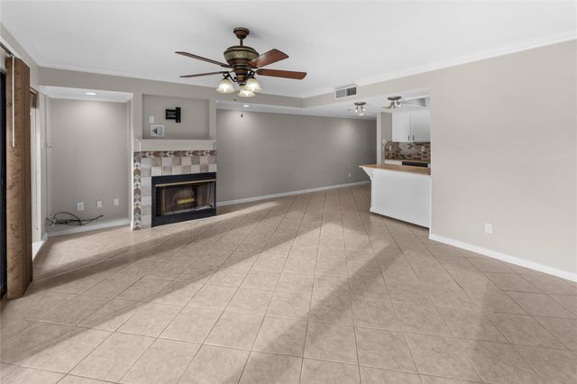 3663 Nasa Parkway 407, Seabrook, TX 77586