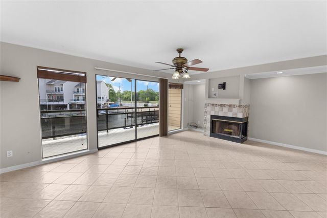 3663 Nasa Parkway 407, Seabrook, TX 77586