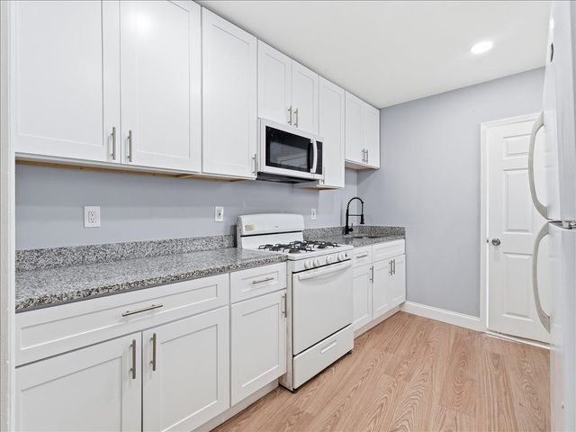 73 TERRACE AVE, Jc, Heights, NJ 07307