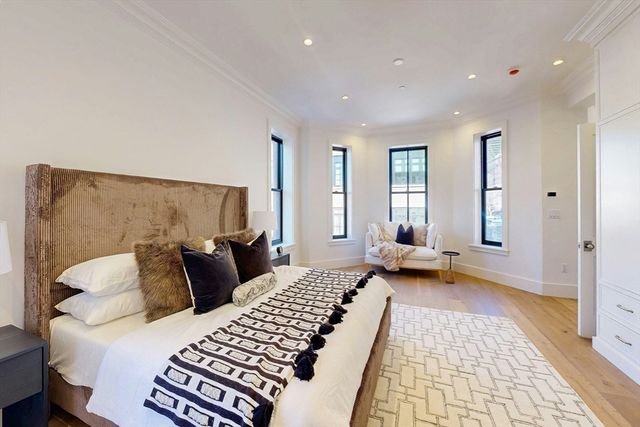 57 Hancock St, Boston, MA 02114