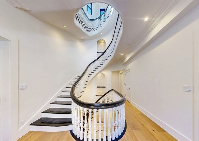 57 Hancock St, Boston, MA 02114