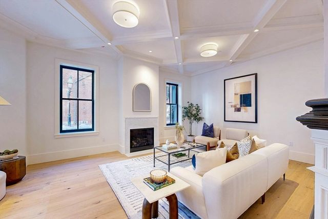 57 Hancock St, Boston, MA 02114