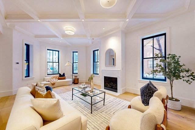 57 Hancock St, Boston, MA 02114