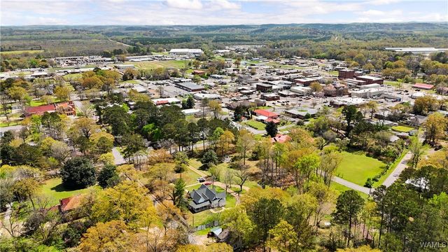 325 2nd NW, Fayette, AL 35555