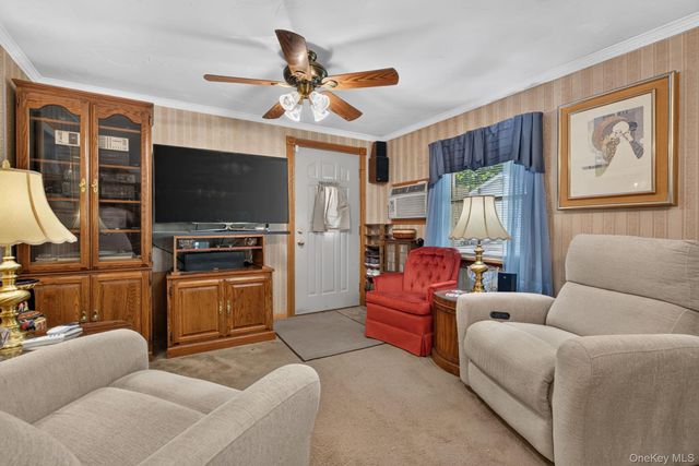 20 Sunset Circle, Bloomingburg, NY 12721