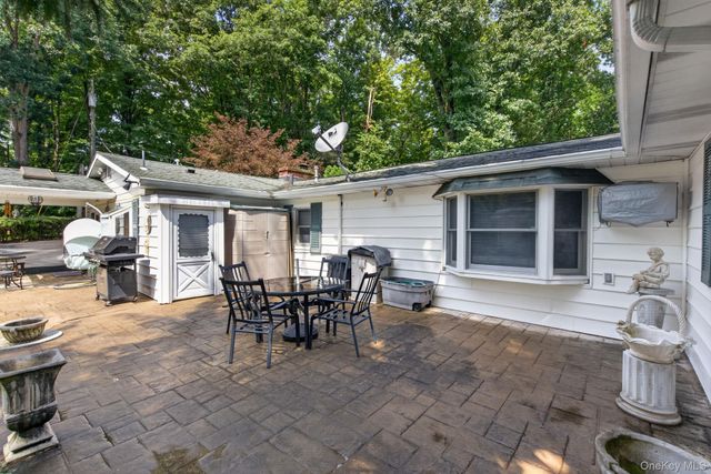 20 Sunset Circle, Bloomingburg, NY 12721