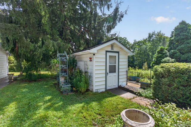 20 Sunset Circle, Bloomingburg, NY 12721