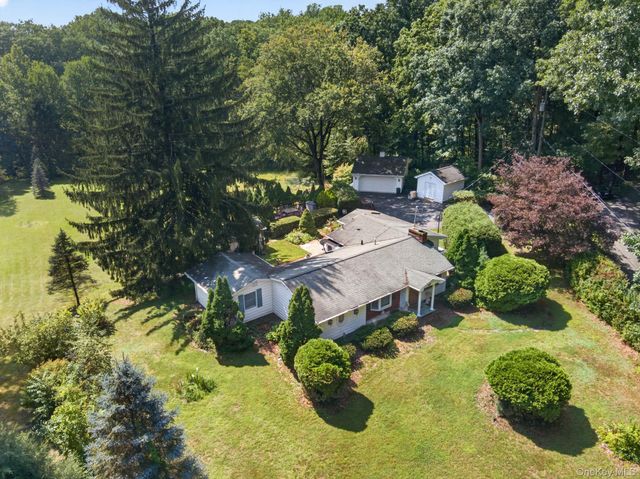 20 Sunset Circle, Bloomingburg, NY 12721