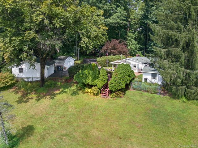 20 Sunset Circle, Bloomingburg, NY 12721