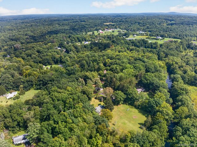 20 Sunset Circle, Bloomingburg, NY 12721