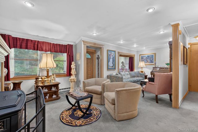 20 Sunset Circle, Bloomingburg, NY 12721