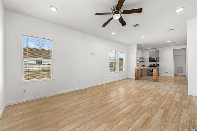 3402 W Salinas St, San Antonio, TX 78207