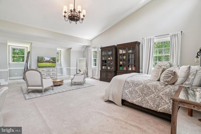 10709 SHADOWGLEN TRL, Fairfax Station, VA 22039