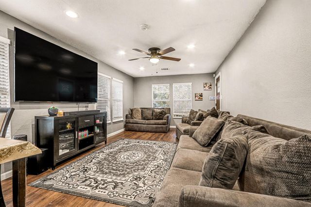 234 E 1st Street, Deer Park, TX 77536