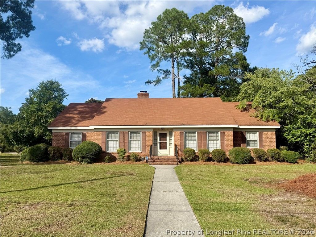 112 Elmhurst Drive, Lumberton, NC 28358 — photo 2