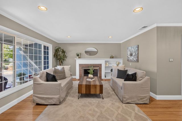 940 Coronado Blvd, Sacramento, CA 95864