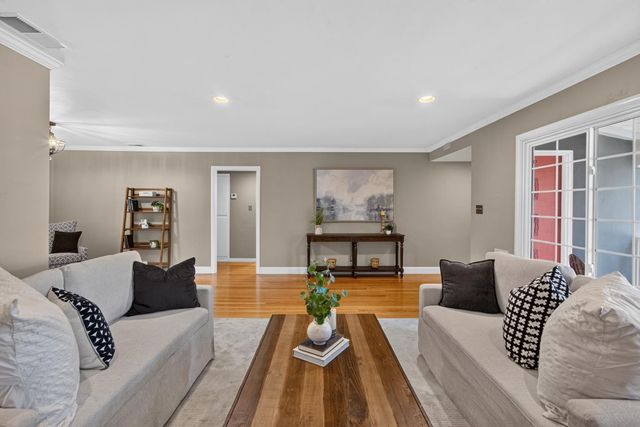 940 Coronado Blvd, Sacramento, CA 95864