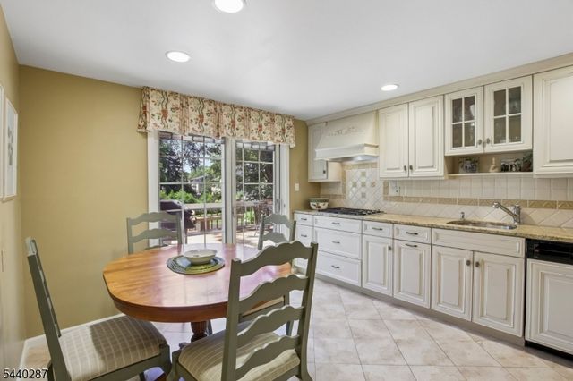 24 Cherry Hill Rd, Livingston Twp., NJ 07039