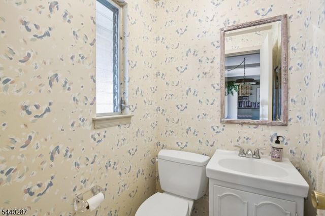 24 Cherry Hill Rd, Livingston Twp., NJ 07039
