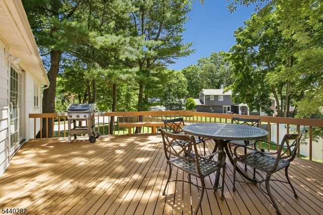 24 Cherry Hill Rd, Livingston Twp., NJ 07039