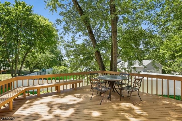 24 Cherry Hill Rd, Livingston Twp., NJ 07039