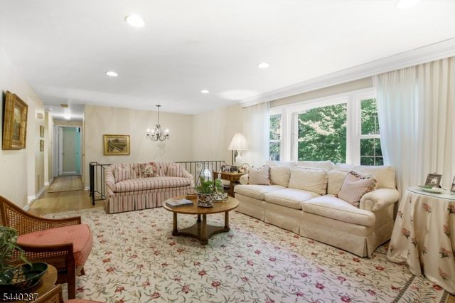 24 Cherry Hill Rd, Livingston Twp., NJ 07039